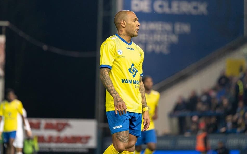 everton_luiz_beveren-aspect-ratio-512-320