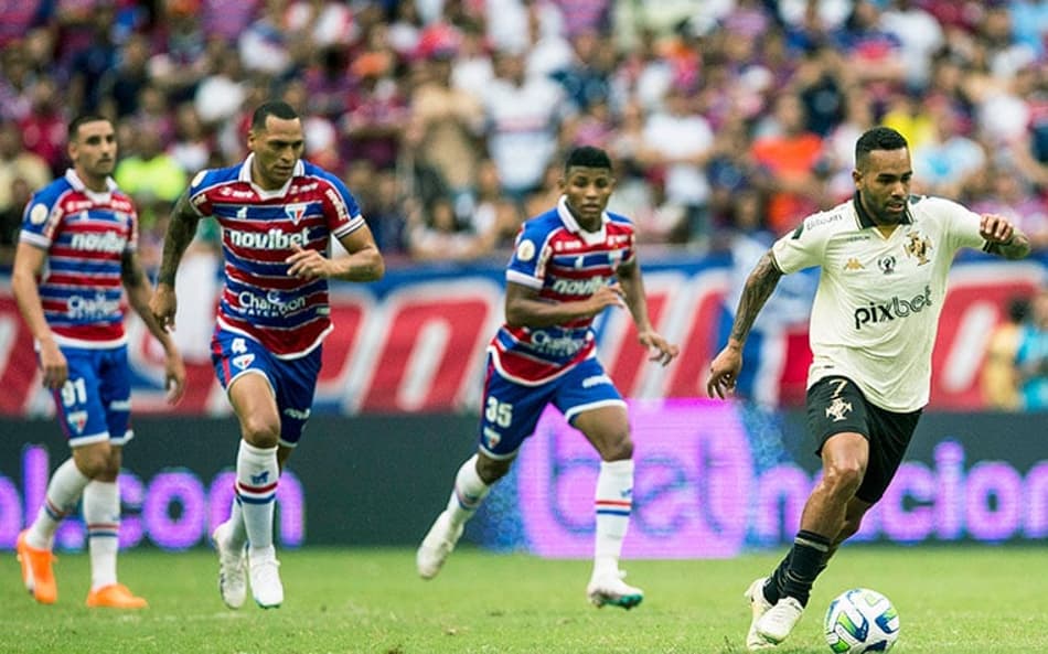 Com direito à ‘lei do ex’, Vasco perde para o Fortaleza pelo Brasileirão