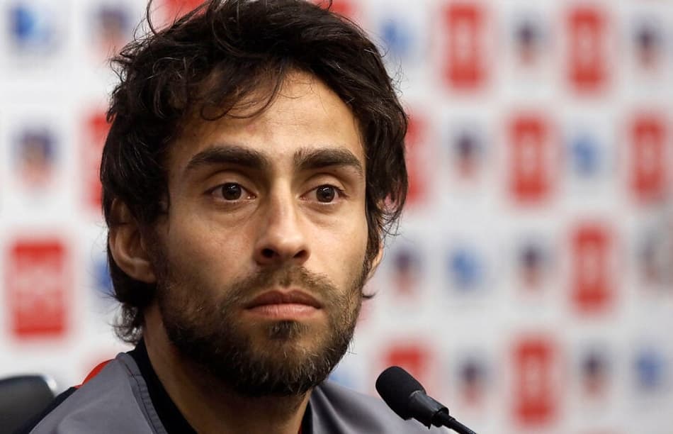 Valdivia dá forte opinião sobre ex-clube
