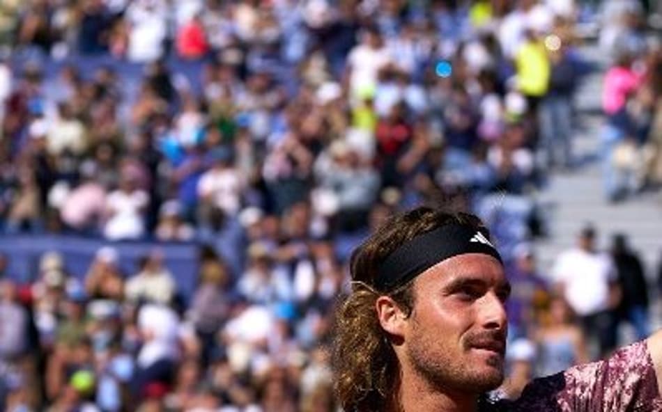 Tsitsipas controla Coric e desafia Medvedev na semi em Roma