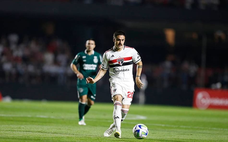 VÍDEO: Jogadores do São Paulo agradecem torcedores após vitória sofrida no Morumbi