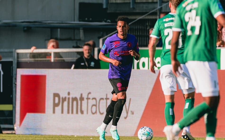 Paulinho celebra vaga na Conference League e deixa futuro em aberto no Midtjylland, da Dinamarca