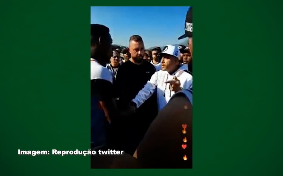 VÍDEO: Léo pede apoio para Barbieri e faz pacto com torcedores do Vasco para o jogo contra o Internacional