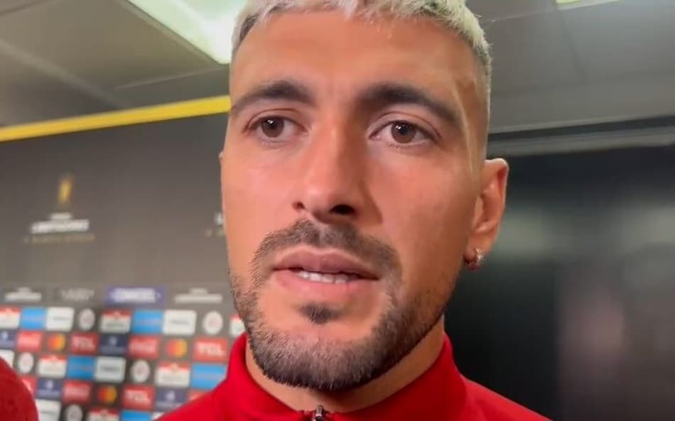 VÍDEO: Arrascaeta diz estar 100% fisicamente e avalia momento do Flamengo