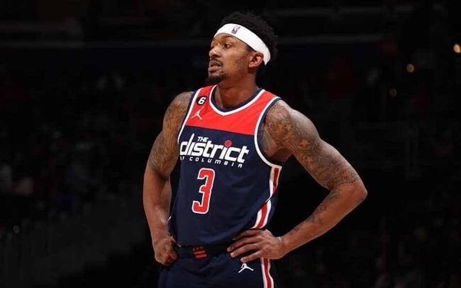 Suns fecha troca por Bradley Beal