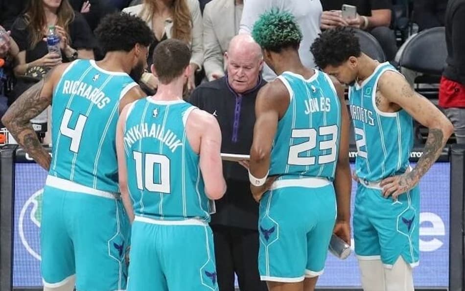 Charlotte Hornets – Quais jogadores ficam e quem deve sair no mercado