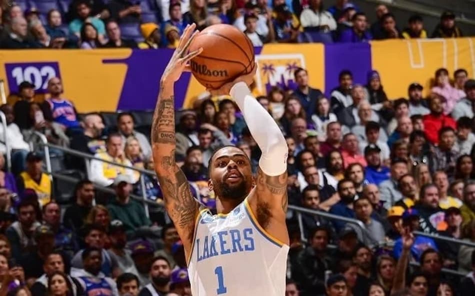 Para jornalista, Lakers deve apostar em D'Angelo Russell, não em Kyrie Irving