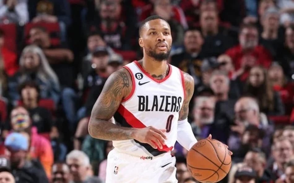 Por Damian Lillard, Blazers estuda negociar Anfernee Simons e escolha de Draft