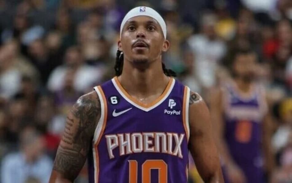 Phoenix Suns contrata reforços na agência livre