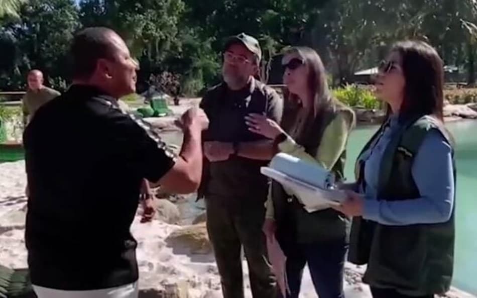 VÍDEO: Veja o momento em que Neymar Pai recebe voz de prisão em Mangaratiba