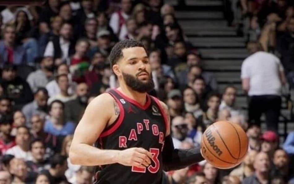 Fred VanVleet assina com Houston Rockets por três anos