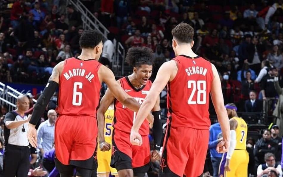 Sem James Harden, confira 11 jogadores que o Houston Rockets tem interesse