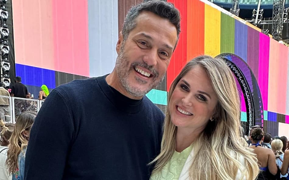 Júlio César reata casamento com Susana Werner e casal marca presença em show de artista pop