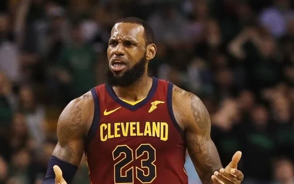 Analista indica aposentadoria de LeBron James no Cavaliers
