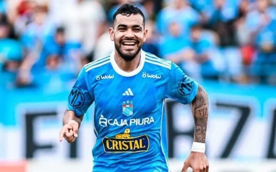 Conheça Brenner, o atacante brasileiro que impediu a vitória do Flu no Maracanã