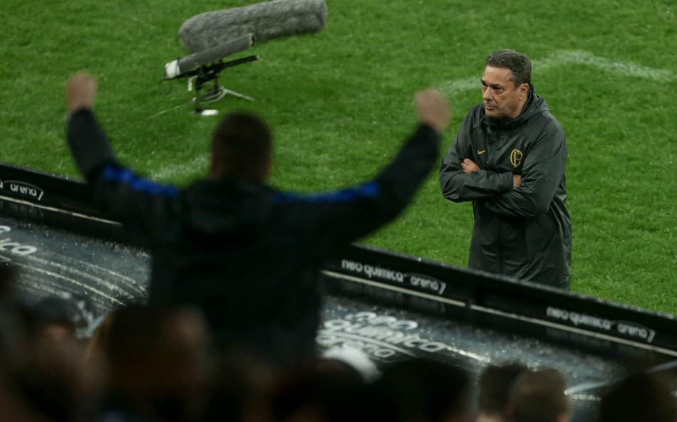 AO VIVO! Pressionado, Luxemburgo fala após o empate do Corinthians em casa com o Cuiabá