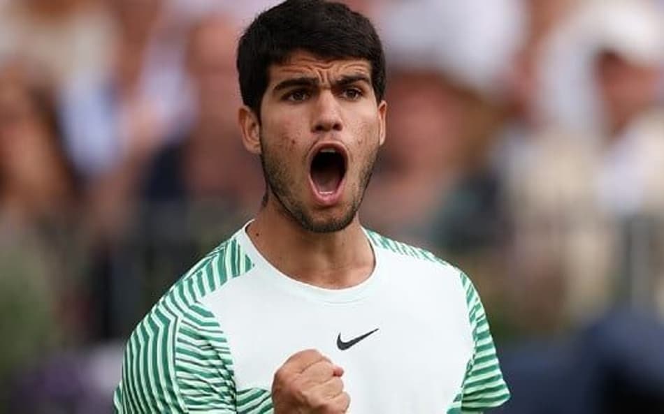 Alcaraz frustra Dimitrov e alcança, em Queen’s, sua 8ª semi do ano