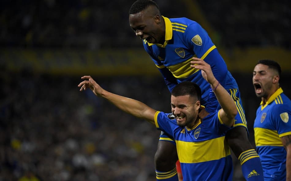 Boca Juniors vence Colo-Colo e se classifica às oitavas da Libertadores