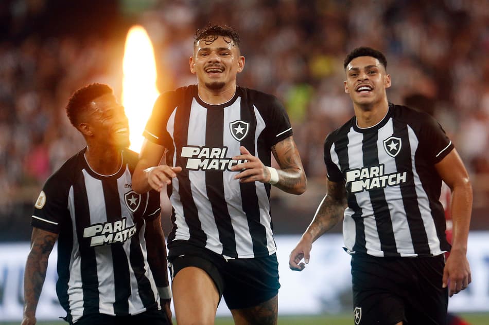 Botafogo x Fortaleza - Tiquinho Soares
