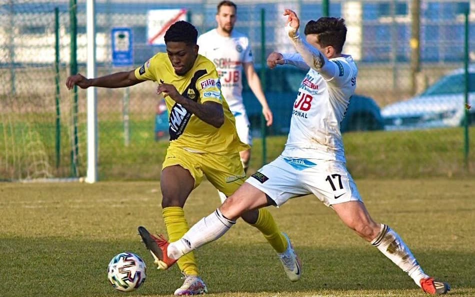 Brasileiro Cauã Santos se surpreende com estrutura de clube austríaco: 'Outro mundo'