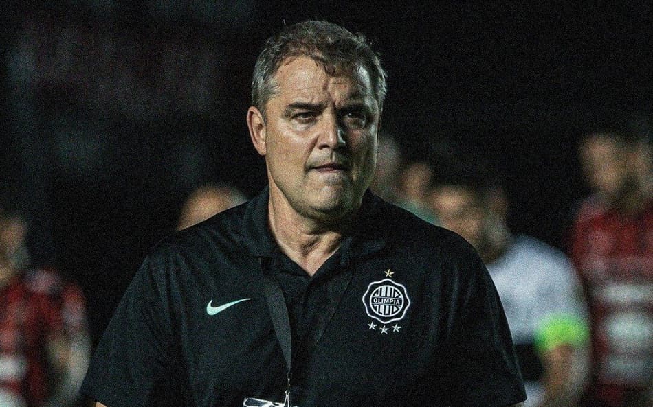 Diego Aguirre celebra campanha histórica do Olimpia na Libertadores