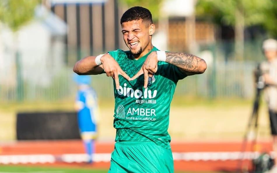 Ex-Bragantino, Ramires começa bem trajetória em novo clube na Europa
