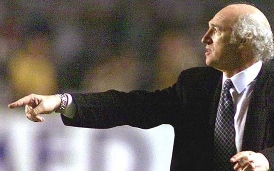 Carlos Bianchi é cotado para assumir time sul-americano