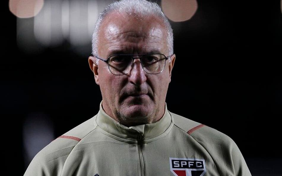 Ídolo do São Paulo brinca após goleada: ‘Dorival, não deixe a CBF lembrar de você’