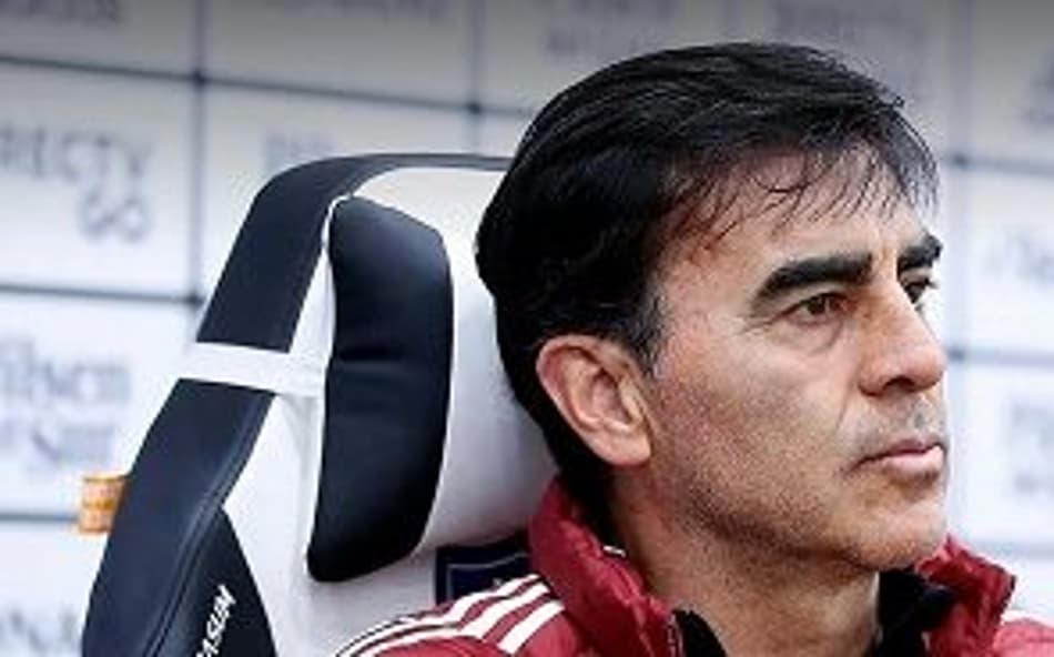 Técnico do Colo-Colo descarta saída para o futebol brasileiro