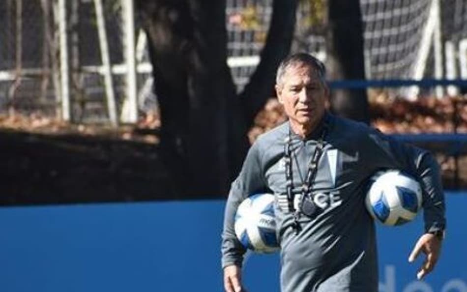 Ex-Santos, Ariel Holan entrega o cargo em clube sul-americano