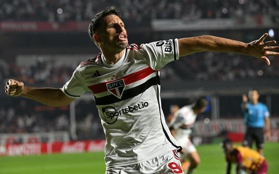 ATUAÇÕES: Em noite de golaços, ataque do São Paulo brilha em classificação na Copa Sul-Americana