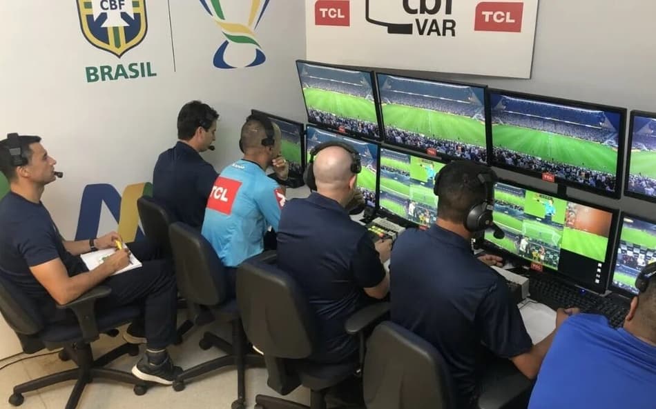 VAR e linhas de impedimento: Entenda como funciona tecnologia que é o centro das principais polêmicas do futebol Brasileiro