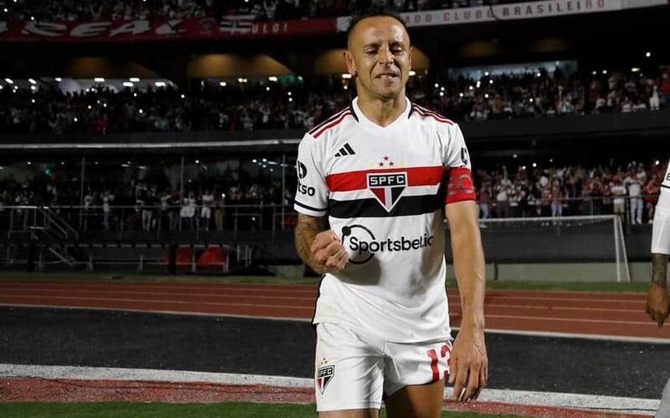 Rafinha explica alto número de lesões no São Paulo e culpa calendário