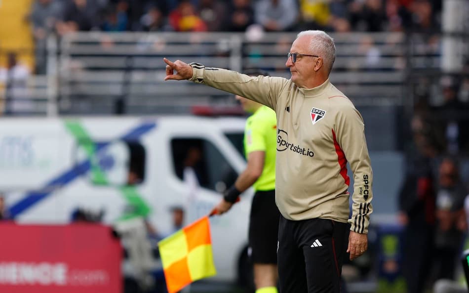 Dorival explica time alternativo no São Paulo e admite: ‘Não foi um jogo bonito’