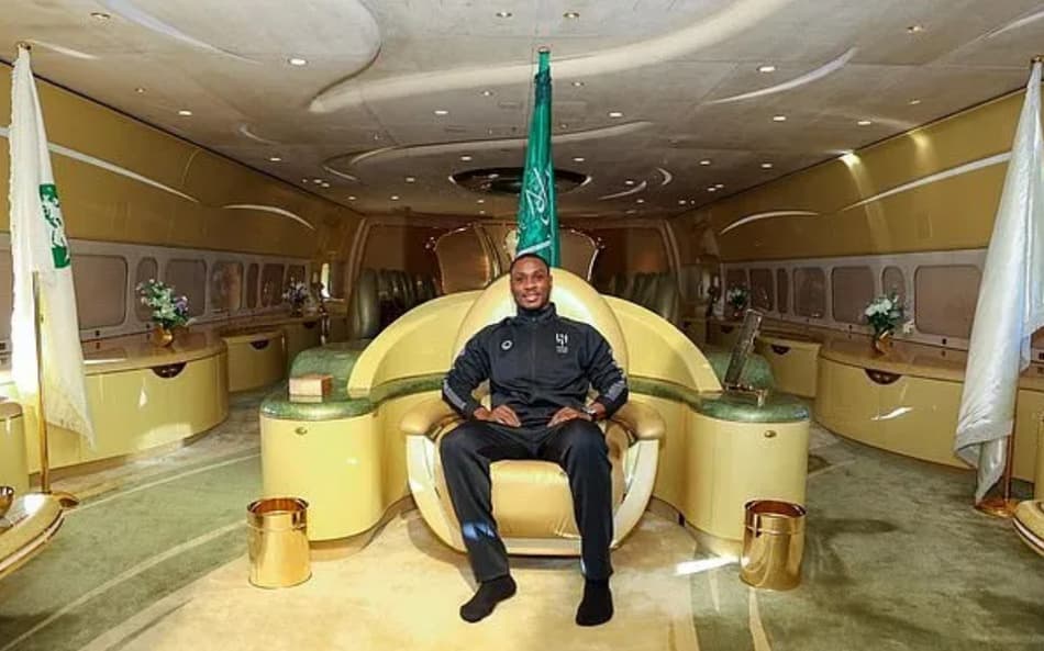 Folheado a ouro, avião do Al-Hilal, de Jorge Jesus, custa mais de R$ 1 bilhão; veja imagens