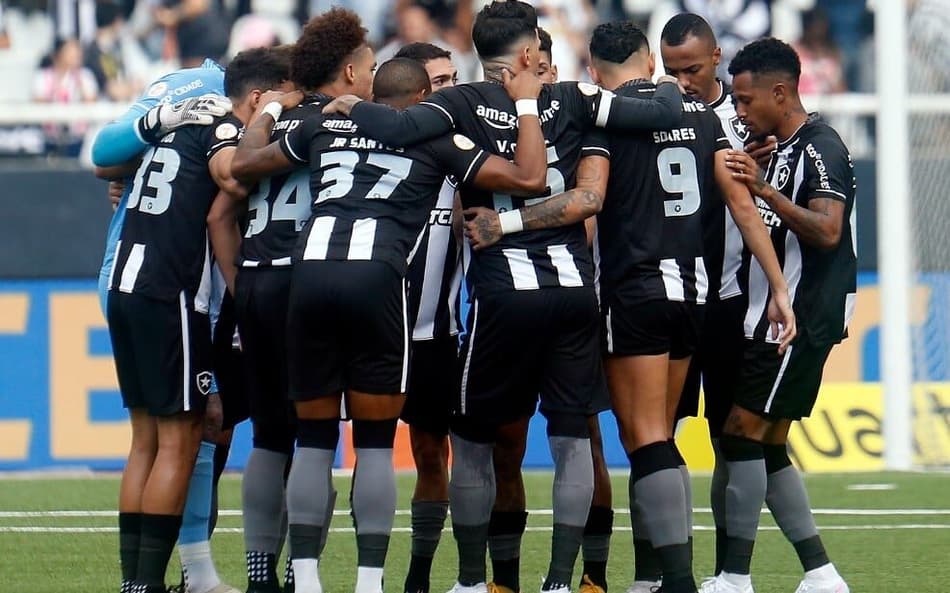 Botafogo fica por detalhes de fechar com novo treinador