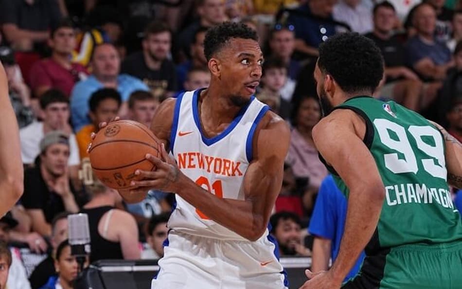 Em uma noite especialmente boa, Charlie Brown Jr brilha e Knicks vence Celtics