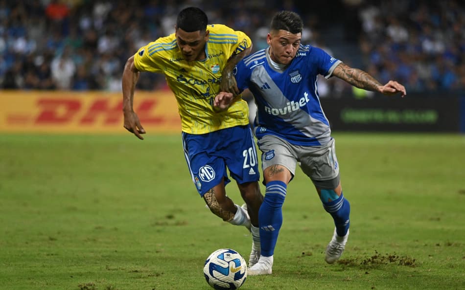 Emelec empata com Sporting Cristal e avança na Copa Sul-Americana