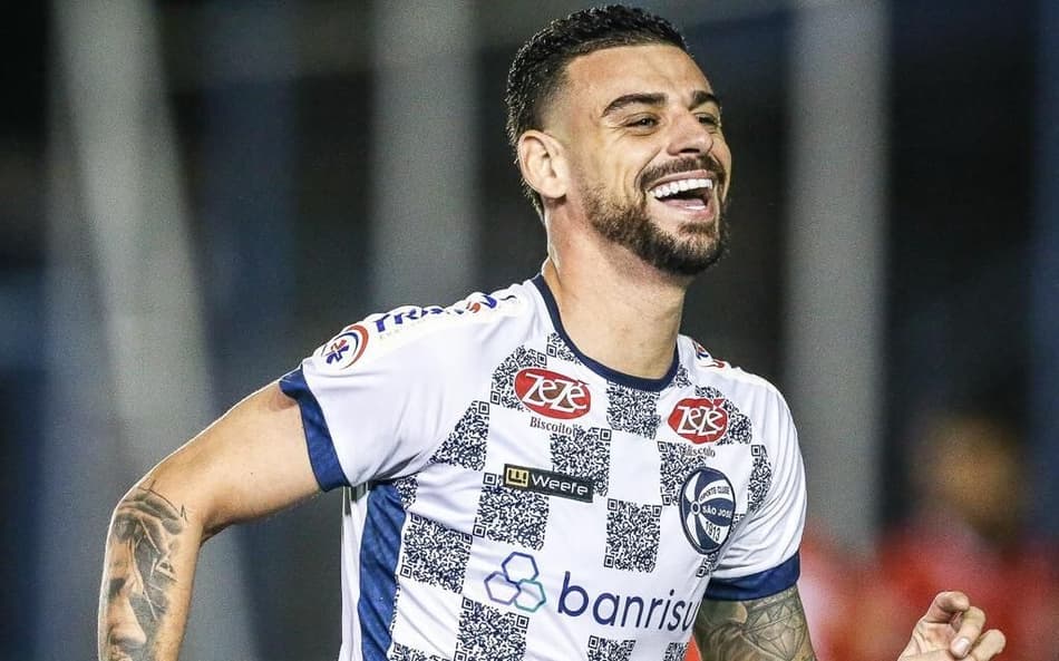 Lucas Cunha comemora vitória e vice-liderança do São José na Série C: 'Muito importante'