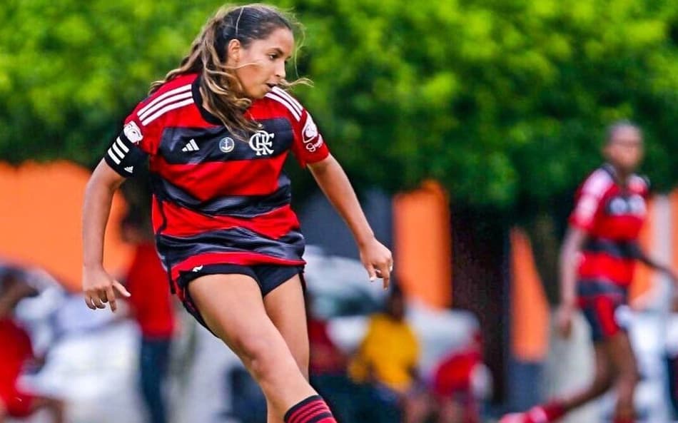 Cecília Alves celebra um ano atuando pelo Flamengo