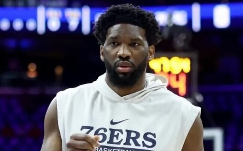 Seleção dos EUA confirma tentativa de recrutar Joel Embiid para Olimpíadas