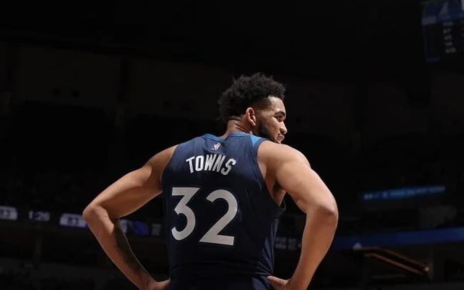 Times da NBA tentaram troca por Karl-Anthony Towns