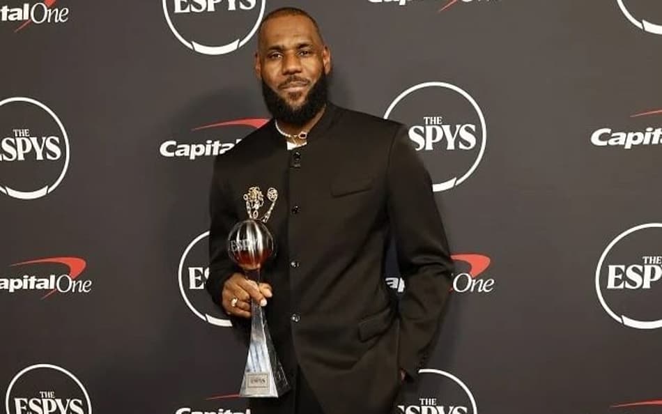LeBron James: “Minha aposentadoria da NBA não será hoje”