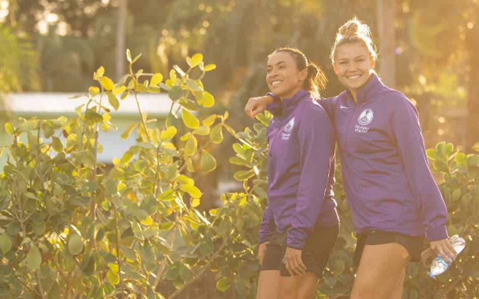 Companheiras de clube e de vida: saiba quem é a namorada de Marta, camisa 10 da Seleção na Copa