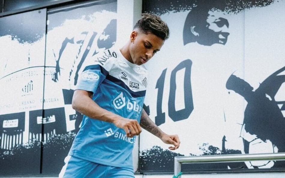 Rodrygo treina no CT do Santos e se declara: ‘Lugar muito especial’