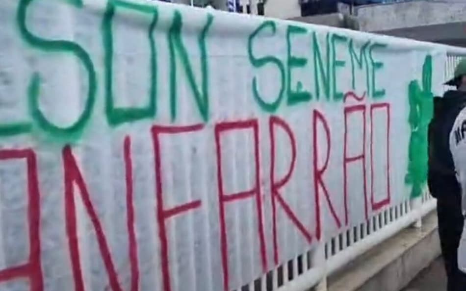 Maior organizada do Palmeiras vai até o RJ protestar contra a CBF: ‘Seneme, cadê você?’