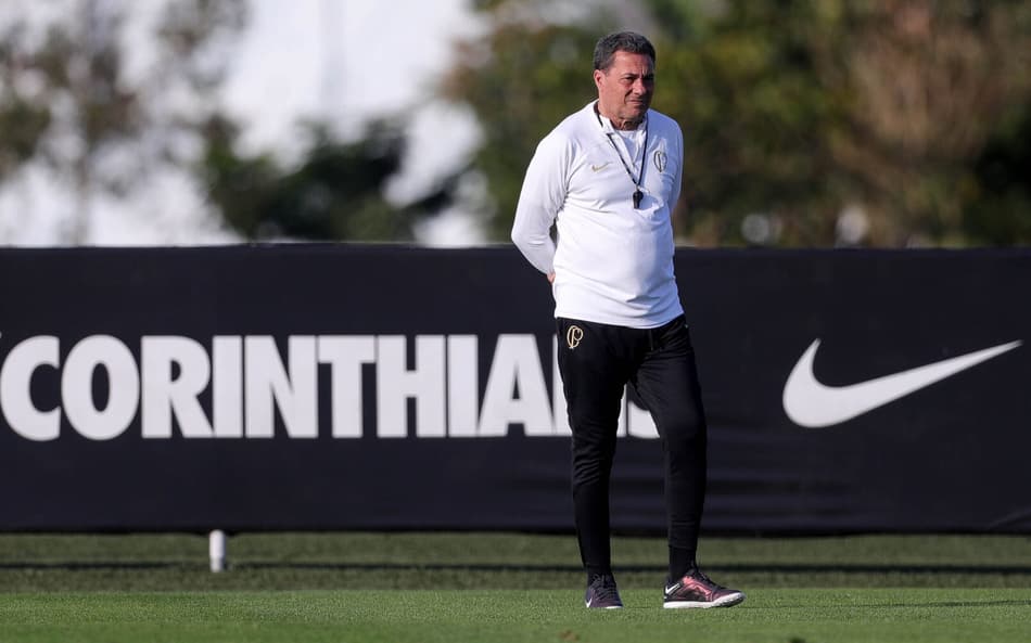Escalação do Corinthians: Luxa mantém mistério, mas Timão pode ter ‘titulares’ contra o Newell’s pela Sul-Americana