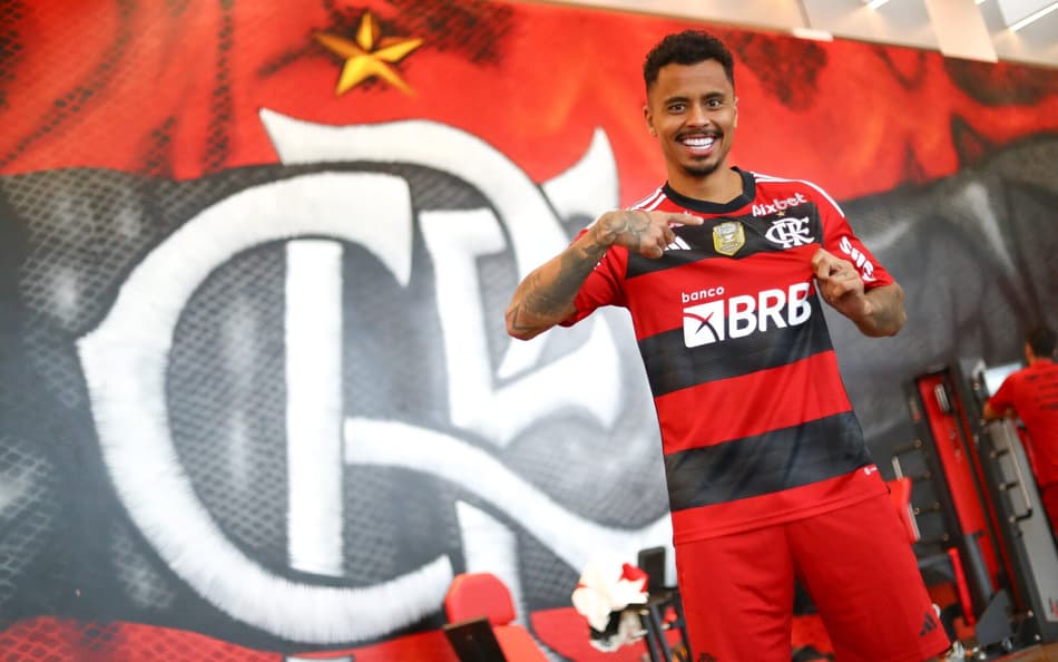 Allan analisa estreia pelo Flamengo no Maracanã: ‘Especial’