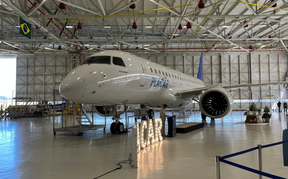 Palmeiras recebe avião comprado por Leila Pereira