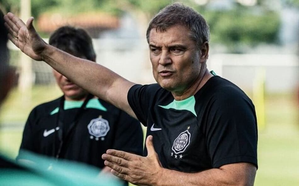 Diego Aguirre dá primeira entrevista após saída do Olimpia